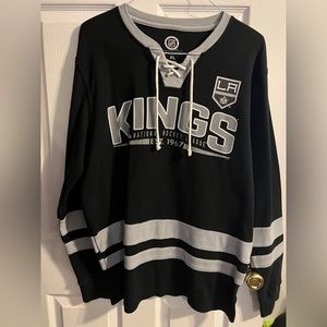 Worn maybe three times. Size XL Vintage LA Kings hockey sweater.